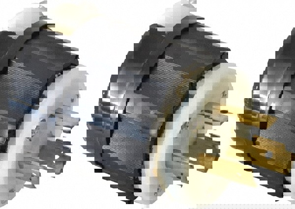 Locking Inlet: Connector, Industrial, L5-20P, 125V, Black & White